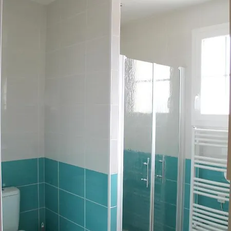 בית נופש Maison De 3 Chambres Avec Jardin Clos Et Wifi A Jonzac ז'ונזאק